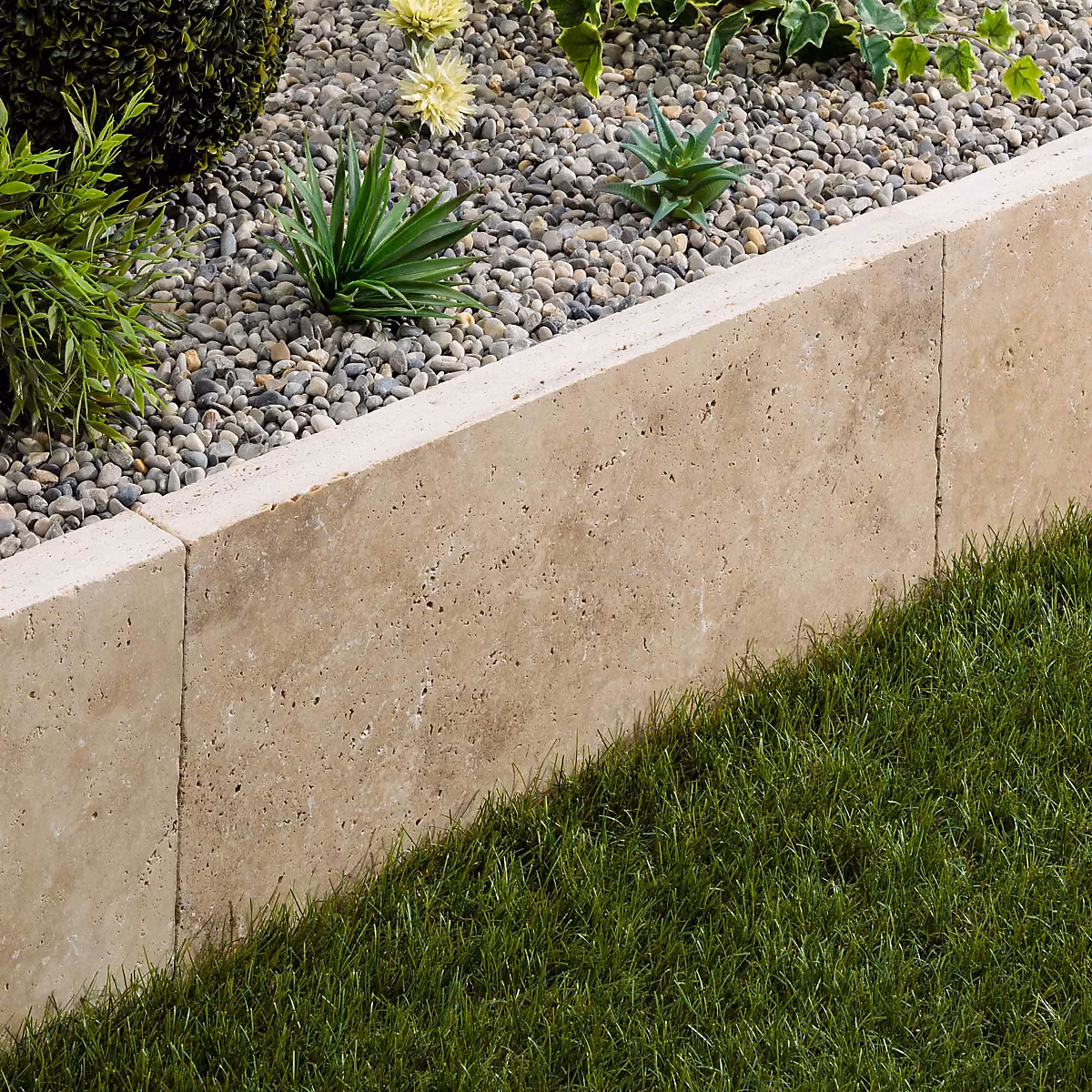 Bordure de jardin Travertin Beige Nuancé 61 × 33 × 5 cm (à l'unité) – RO'MA NATURE