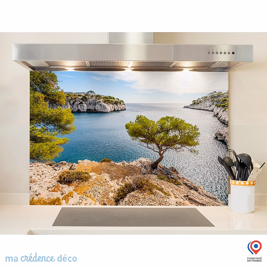 Crédence cuisine fond de hotte Calanque Cassis – Verre trempé, L 60 cm x H 45 cm, MaCrédenceDéco