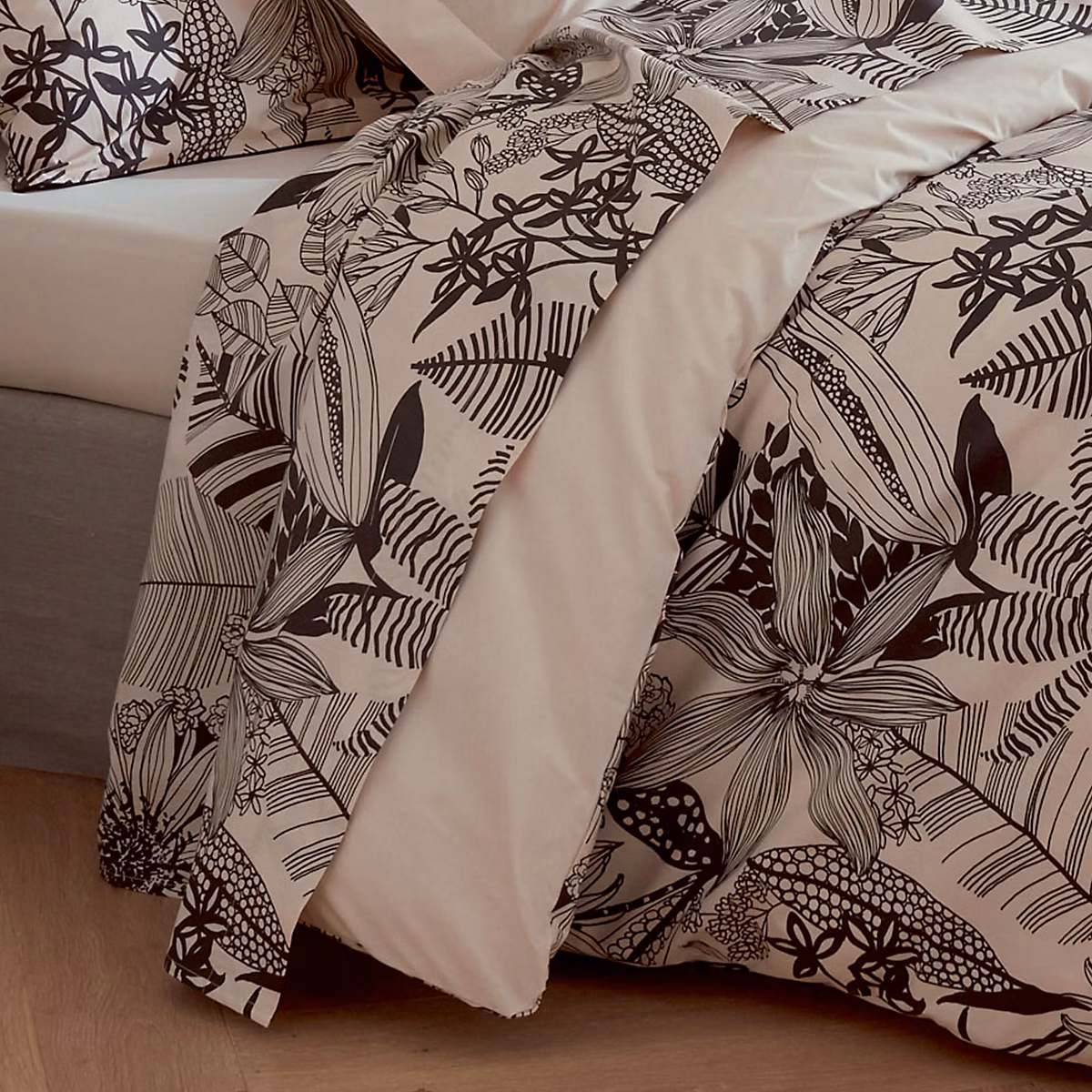 Drap plat aux impressions noires (180 × 290 cm – Beige)