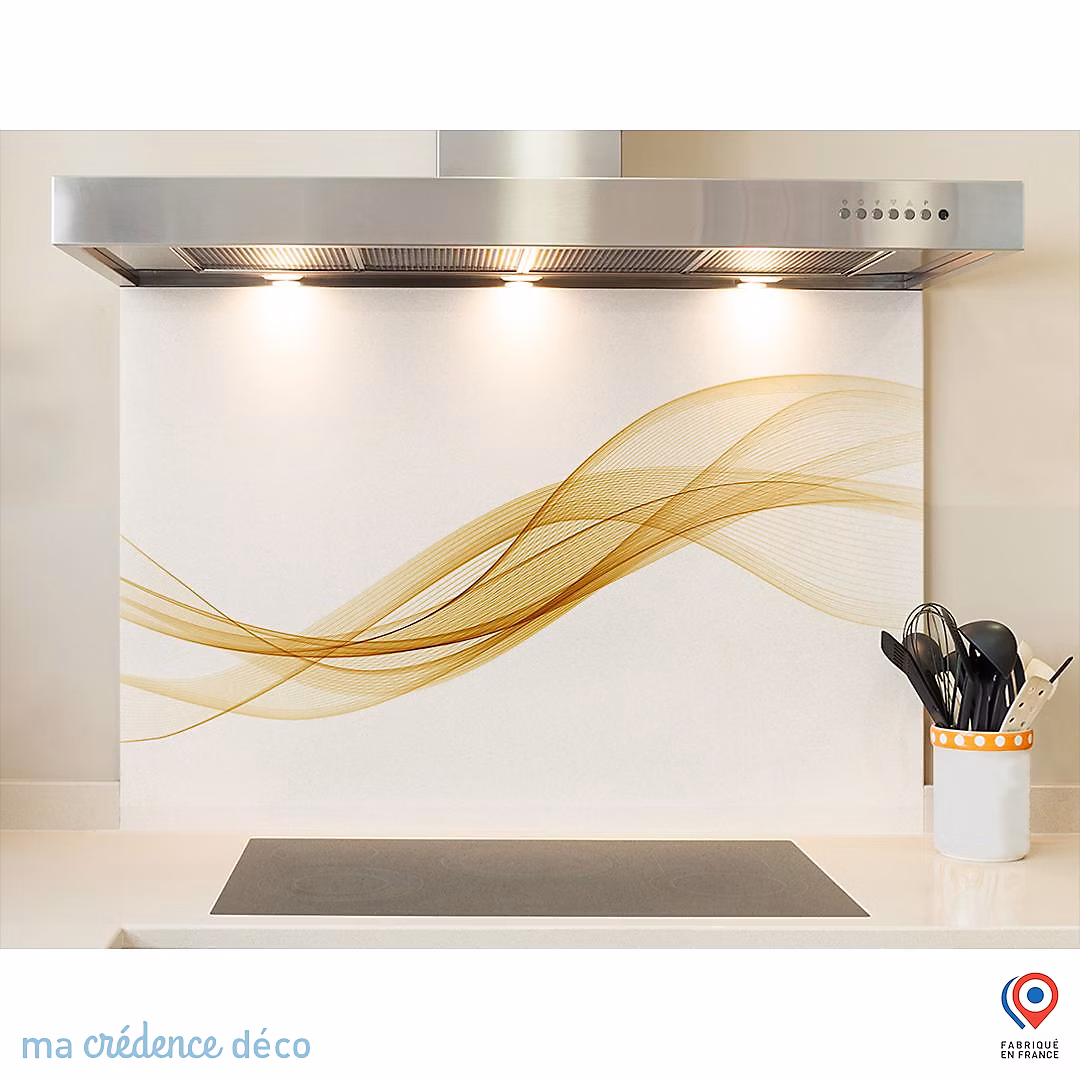 Crédence cuisine fond de hotte Courbe dorée – Alu composite, L 90 cm x H 70 cm, MaCrédenceDéco