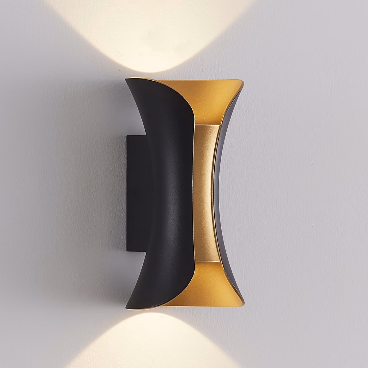 Eclairage mural LED noir intérieur doré IP54 – Foria