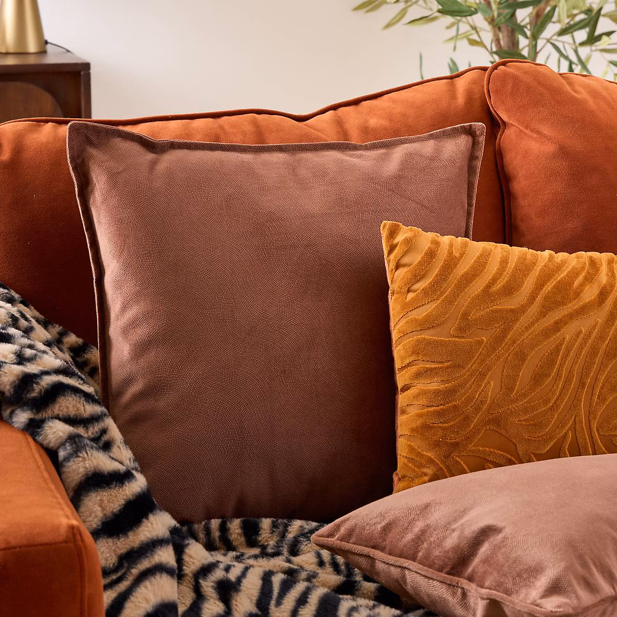 Coussin Lilou marron tonka 45 × 45cm – Atmosphera Créateur d'intérieur