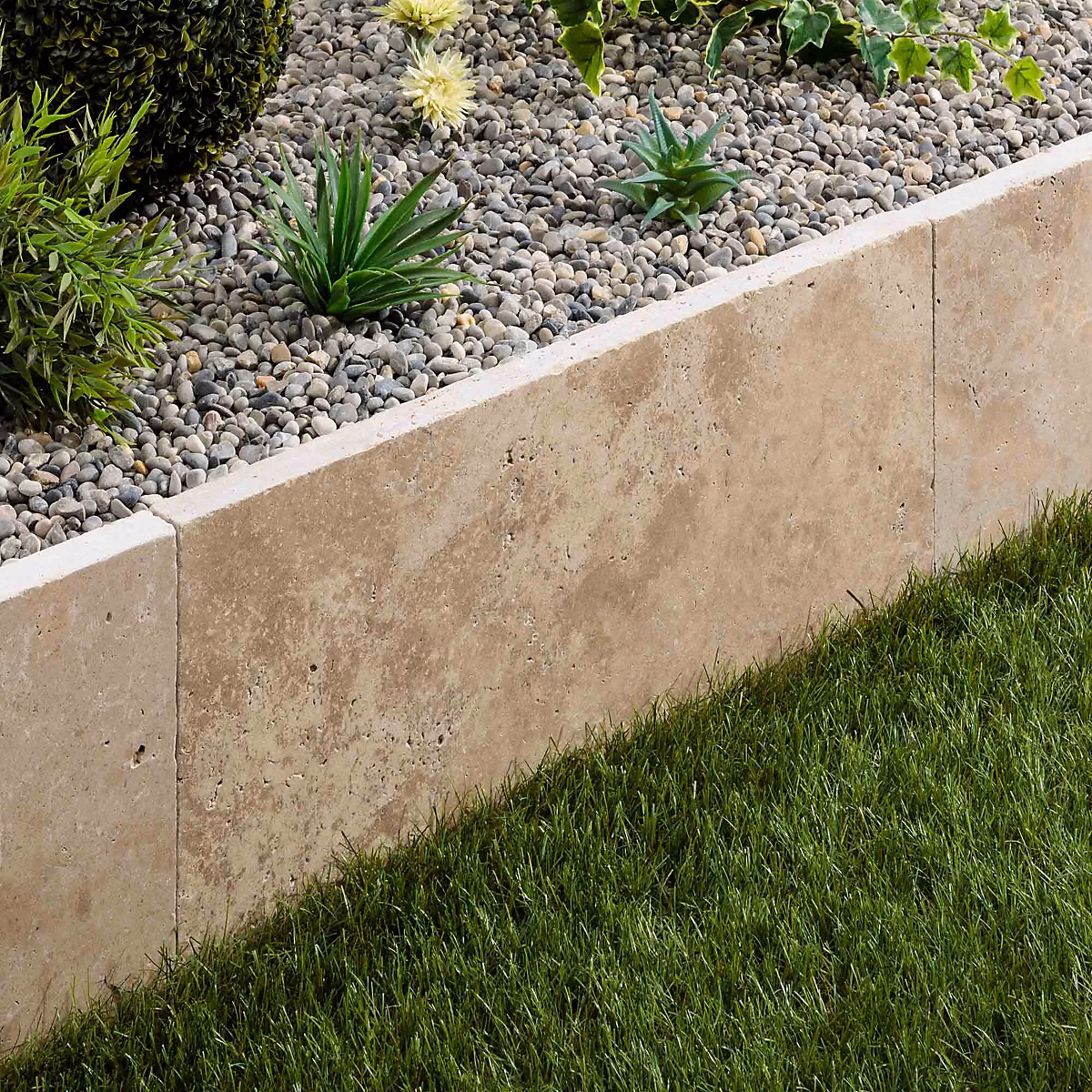 Bordure de jardin Travertin Beige Nuancé 61 × 33 × 3 cm (à l'unité) – RO'MA NATURE
