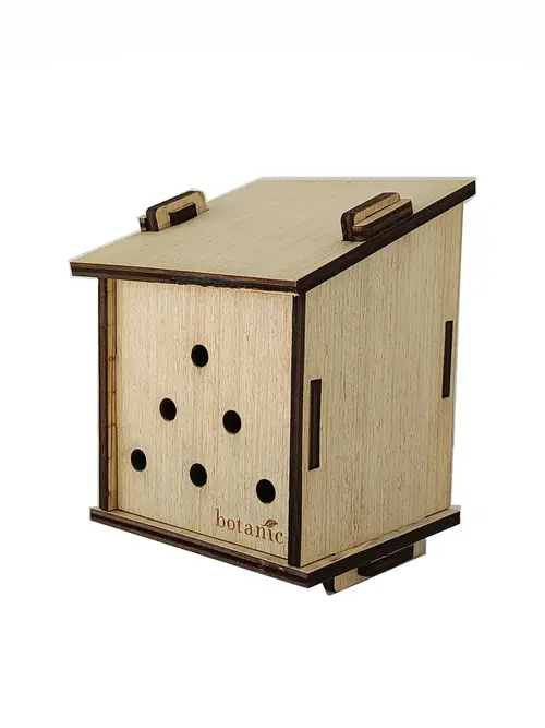 Abri à coccinelles laser coloris beige en bois - 11 x 11 x 14 cm