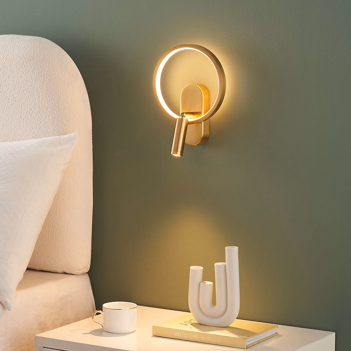 Applique dorée double lumière avec liseuse centrée – Lona