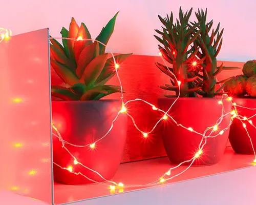 Guirlande lumineuse à 150 micro-LED rouge animée sur câble argent - 7,5 m