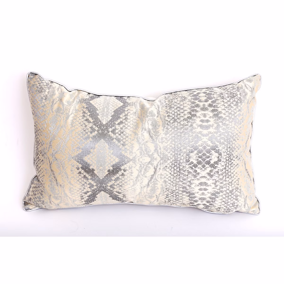 Coussin rectangulaire effet python Blanc – L. 30 x l. 50 x H. 5 cm, JOHA