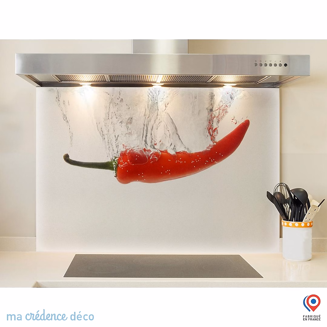Crédence cuisine fond de hotte Bain de Piment fond blanc | Verre trempé – L 70 cm x H 60 cm – MaCrédenceDéco