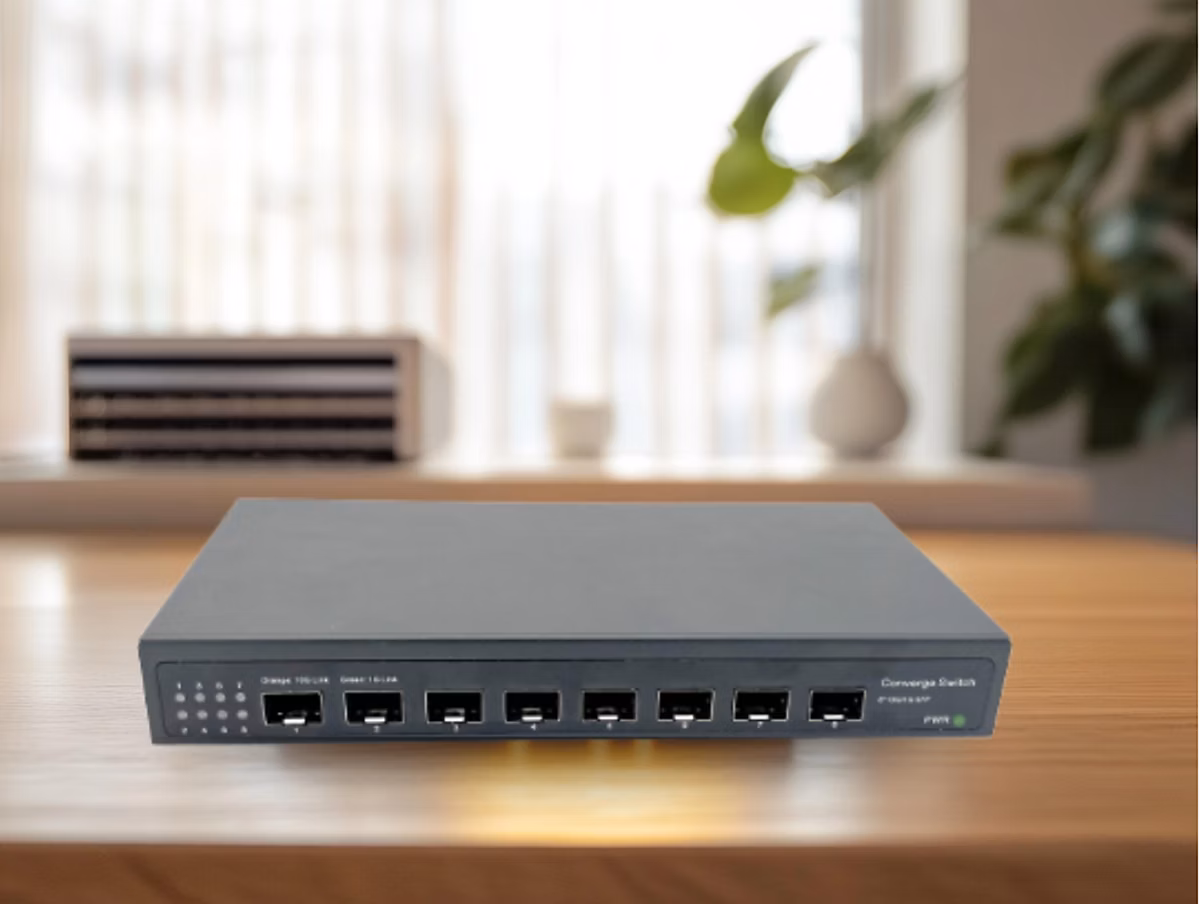 Elfcam – Switch Fibre 10Gb Non Géré, 8x SFP+ 10G, Plug & Play, Réseau 10G, Compatible Freebox Ultra & Livebox 6