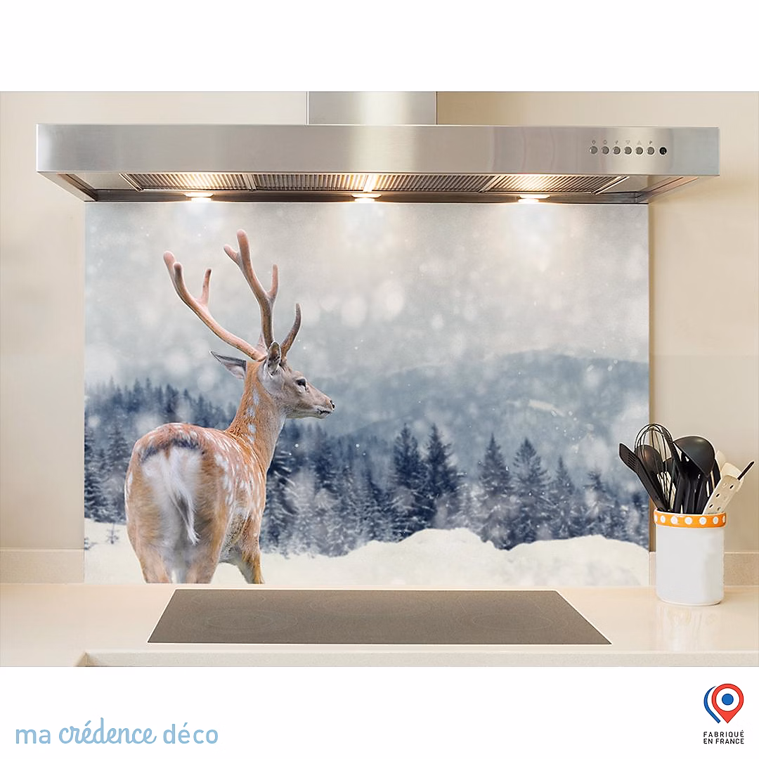 Crédence cuisine fond de hotte Cerf en hiver – Verre trempé, L 70 cm x H 60 cm, MaCrédenceDéco