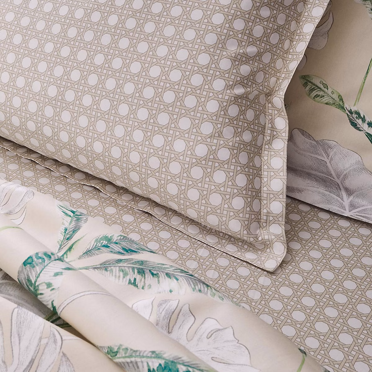 Drap housse en satin aux impressions de cannage (200 × 200 cm – Beige)