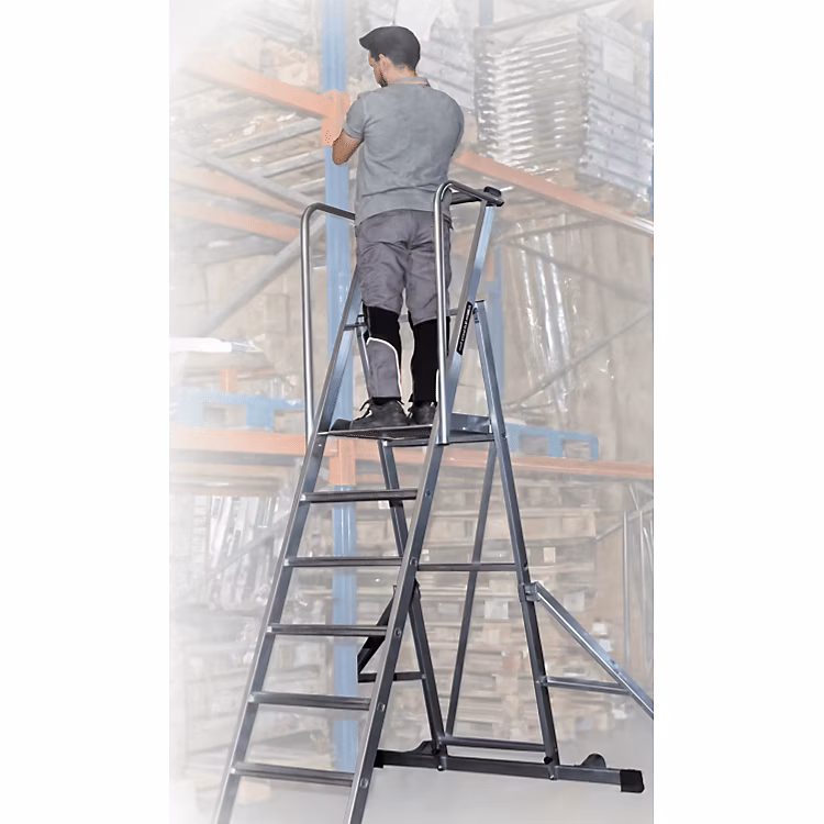 Échelle mobile avec plate | forme – pliable (7 marches – 3.75 m)